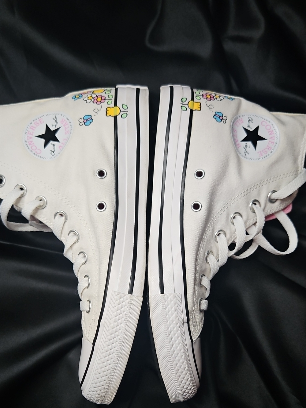 Converse Hello Kitty Chuck Taylor All Star 'Flowers' High Tops- Size 8.5Women - Picture 14 of 15